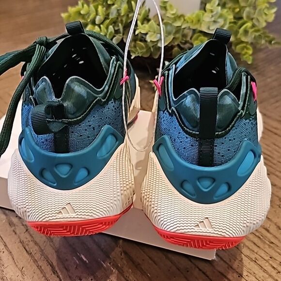 Adidas Trae Young size 5 boys or 7 womens NWOT - Picture 4 of 11
